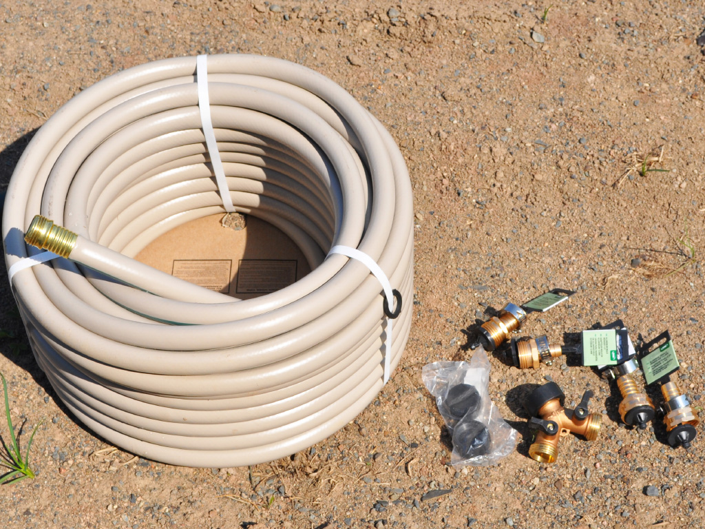 Modular Rebar GreenHouse - diy drip hose